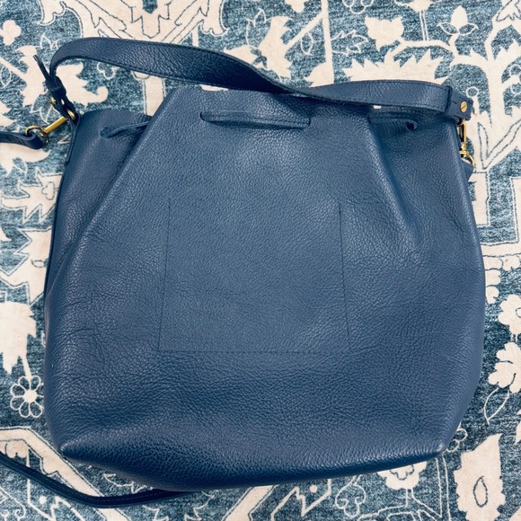 Mark & Graham Navy Blue Bucket Bag 100% leather - Picture 6 of 6